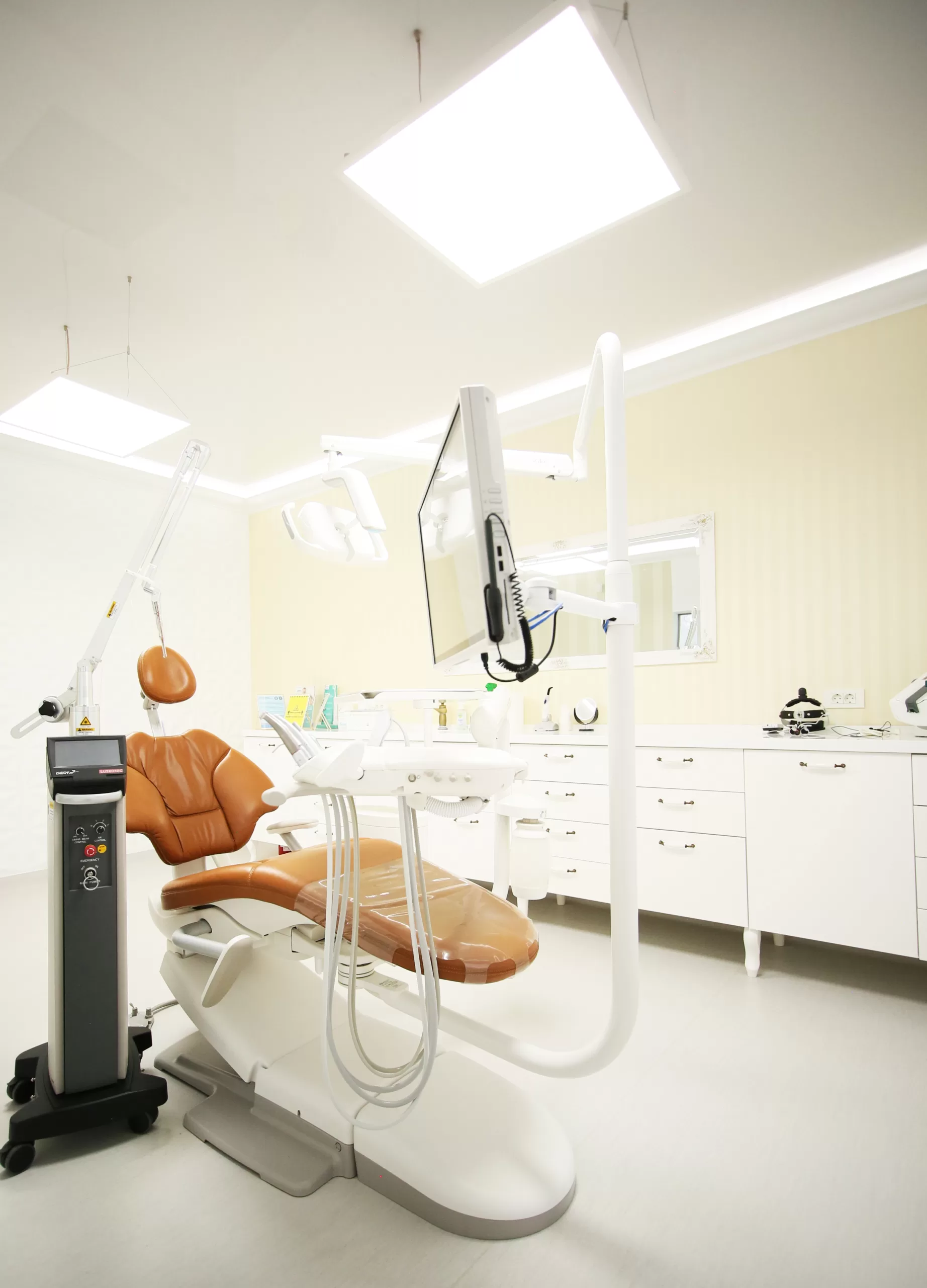 LUXORAL, cabinet stomatologic